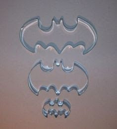 Batman symbol cookie cutter - Six Things - 3