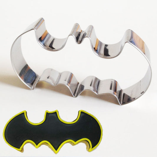 Batman symbol cookie cutter - Six Things - 4