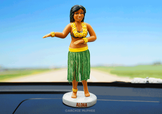 Hawaiian hula girl novelty dashboard dancer